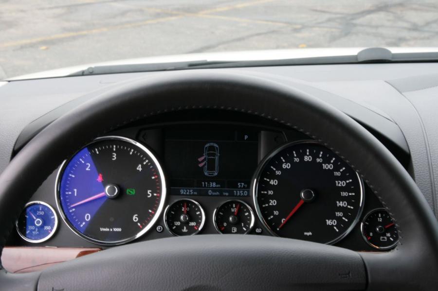  Volkswagen Touareg V10 TDi 2008 года  (фото 18 из 22)